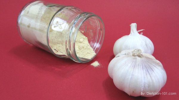 Studio macro photograph of garlic powder