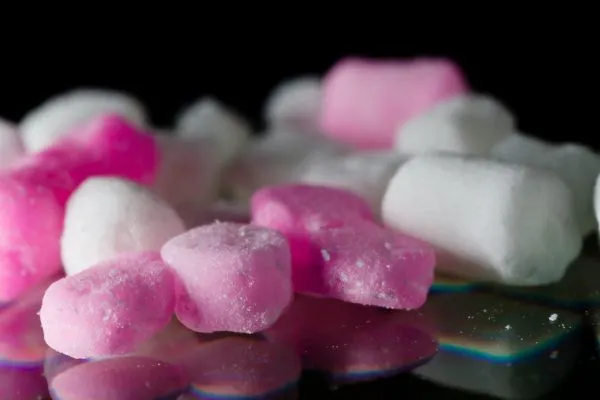 Studio macro photograph of gelatin powder